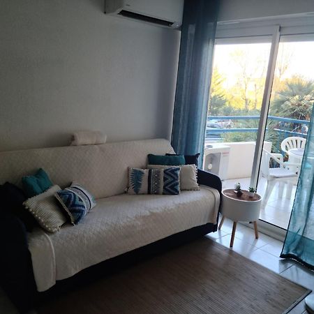 T2 Climatise A 5 Minutes A Pied De La Plage Avec Parking, Piscine Et Wifi Fréjus Exterior foto