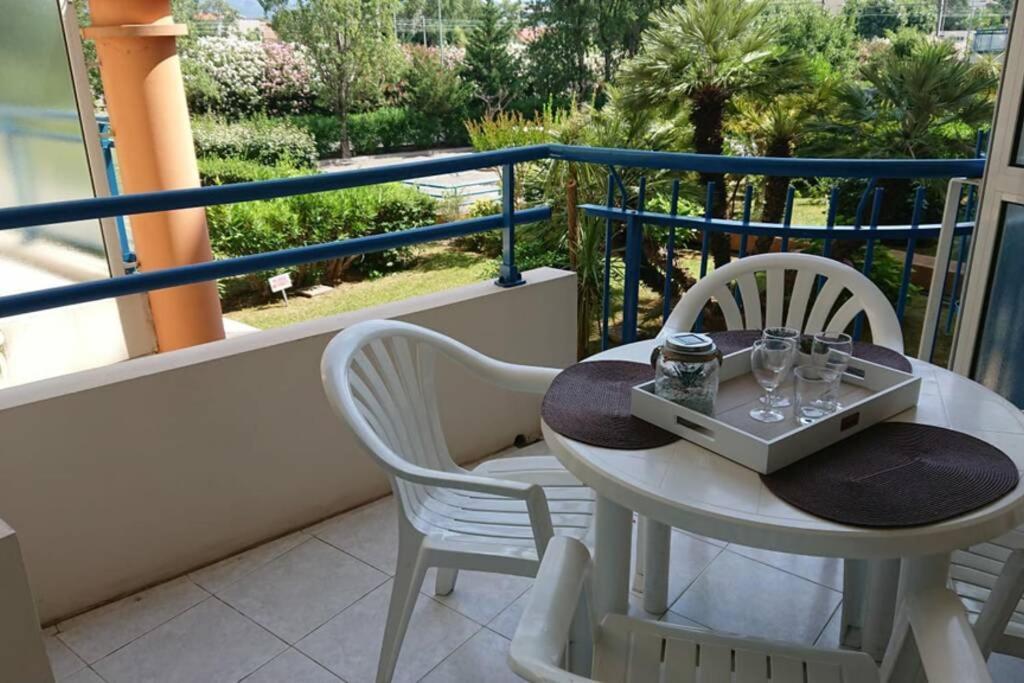 T2 Climatise A 5 Minutes A Pied De La Plage Avec Parking, Piscine Et Wifi Fréjus Exterior foto