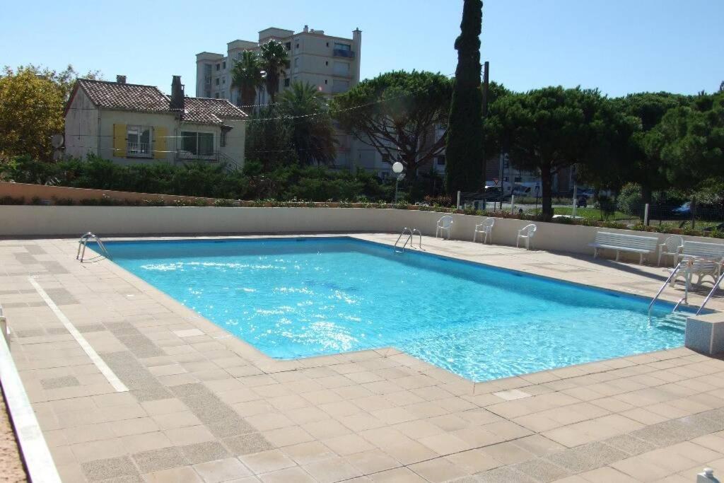 T2 Climatise A 5 Minutes A Pied De La Plage Avec Parking, Piscine Et Wifi Fréjus Exterior foto
